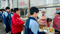 突发！小学食堂米